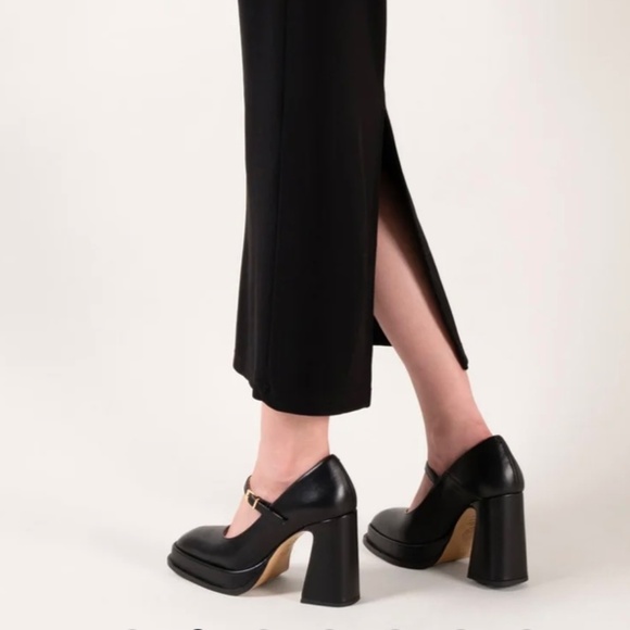 Souliers Martinez - Picture 2 of 3